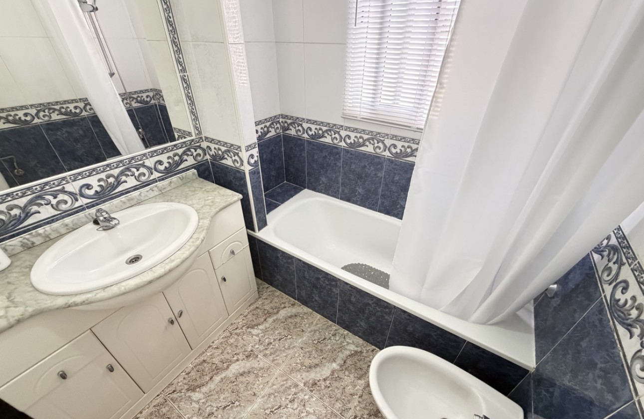 Resale - Villa - Villamartin