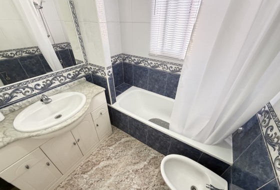 Resale - Villa - Villamartin