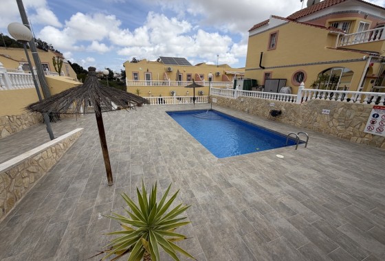 Resale - Villa - Villamartin