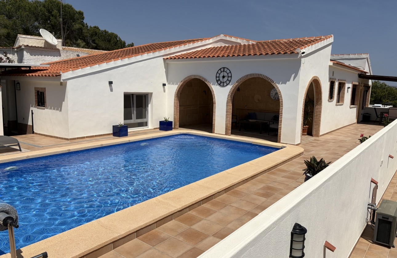Resale - Villa - Pinar de Campoverde