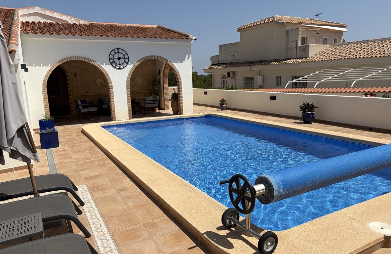 Resale - Villa - Pinar de Campoverde
