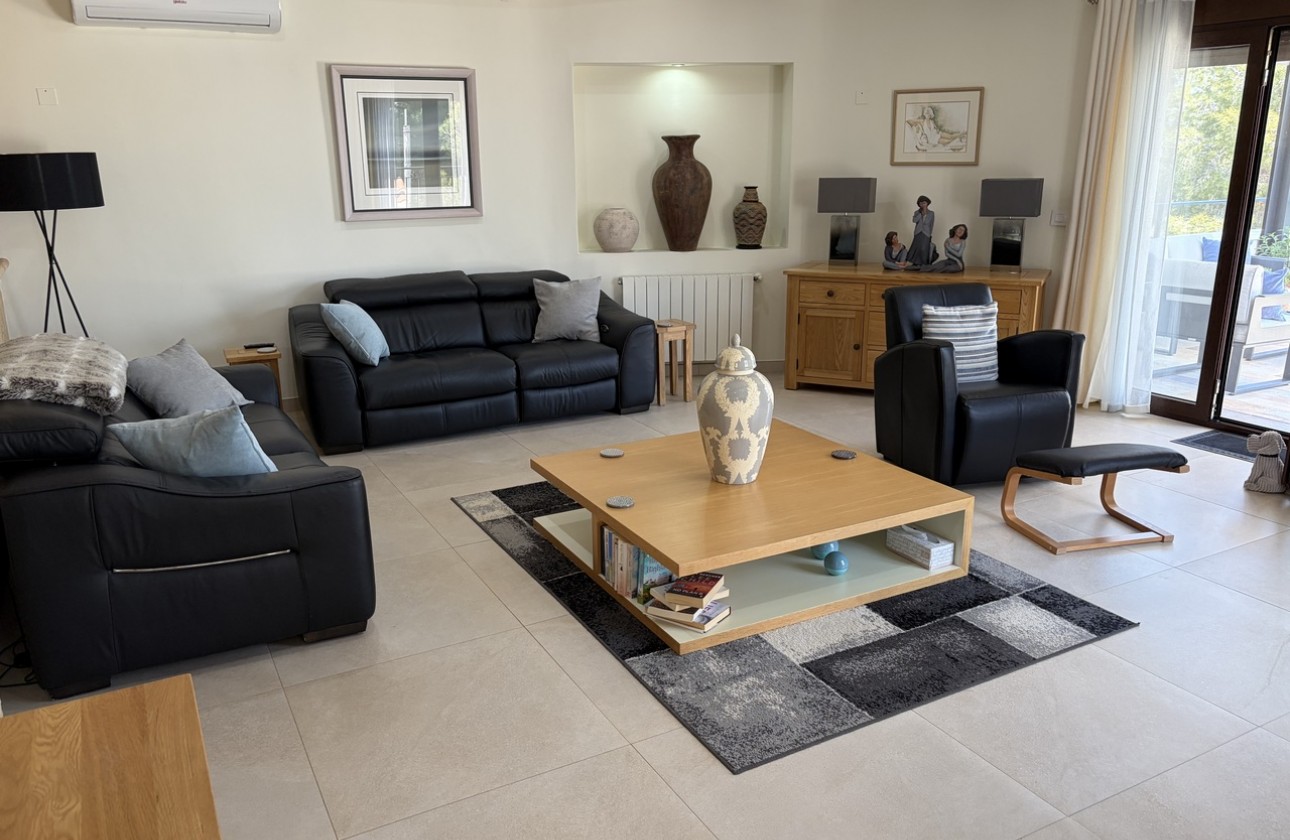 Resale - Villa - Pinar de Campoverde