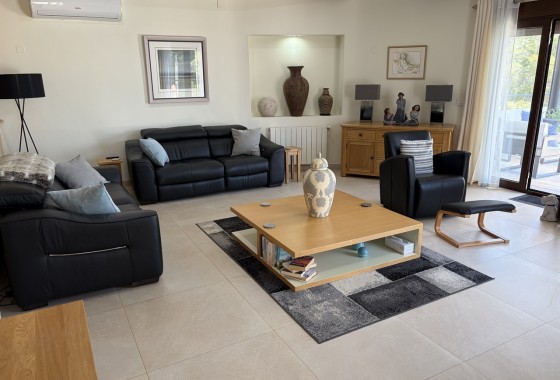 Resale - Villa - Pinar de Campoverde