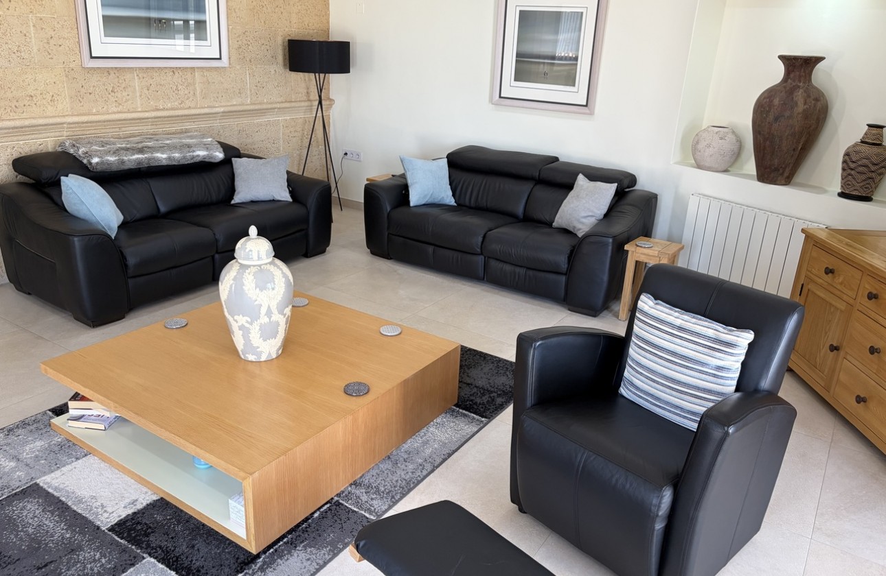 Resale - Villa - Pinar de Campoverde
