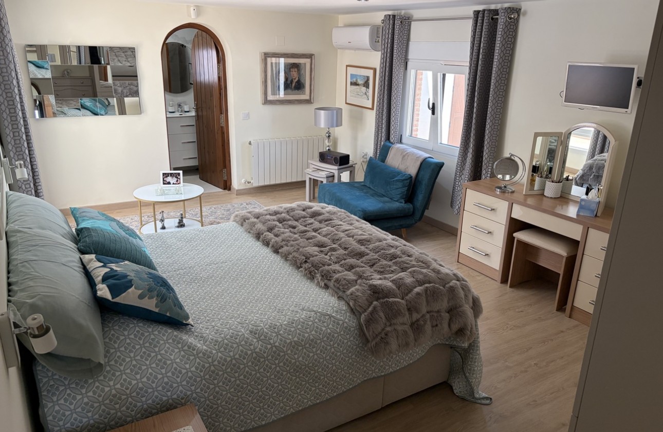 Resale - Villa - Pinar de Campoverde