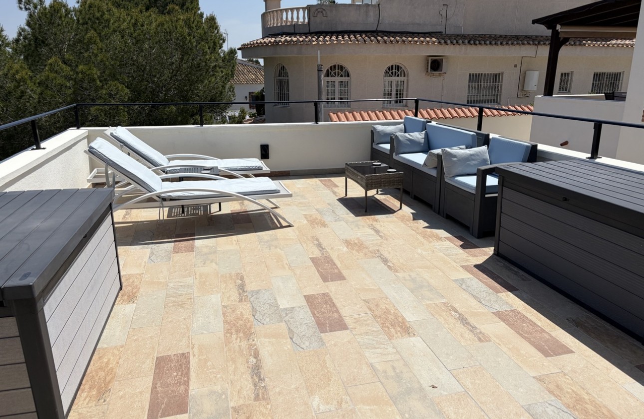 Resale - Villa - Pinar de Campoverde