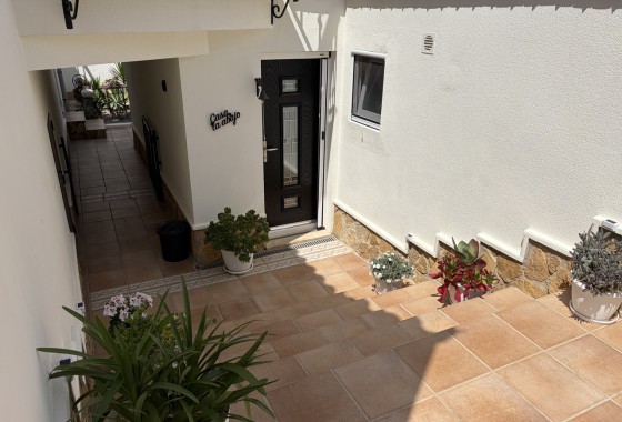 Resale - Villa - Pinar de Campoverde