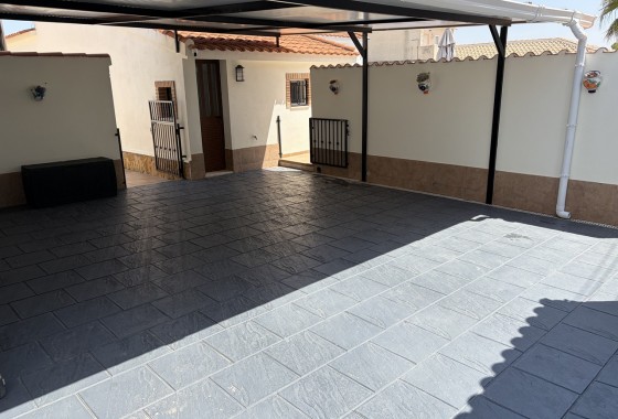 Resale - Villa - Pinar de Campoverde