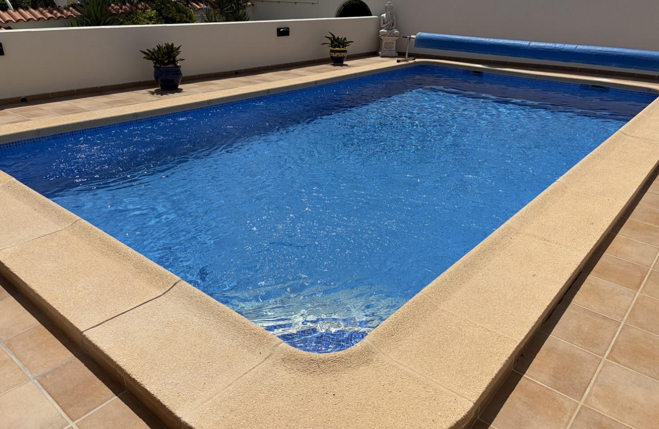 Resale - Villa - Pinar de Campoverde