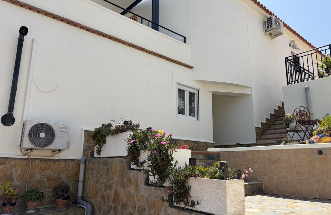 Resale - Villa - Pinar de Campoverde