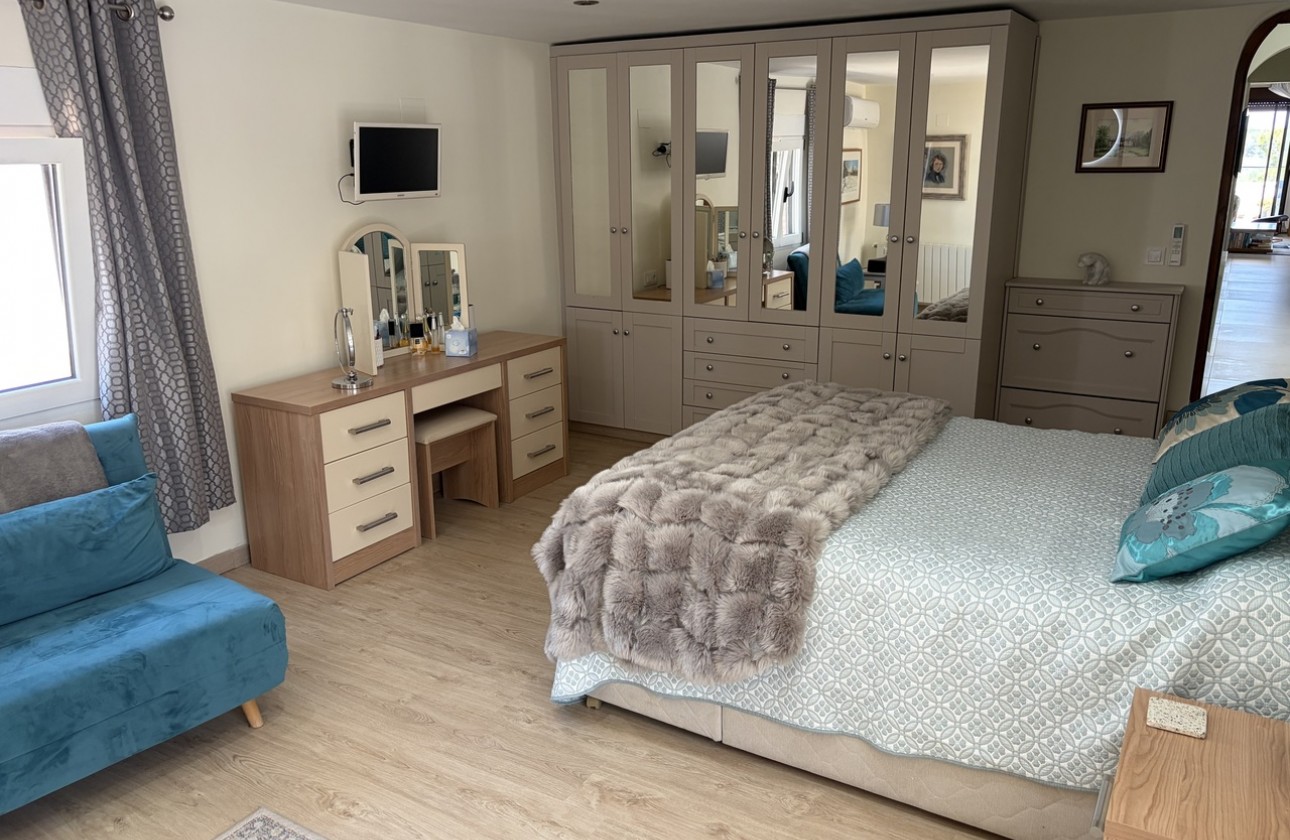 Resale - Villa - Pinar de Campoverde