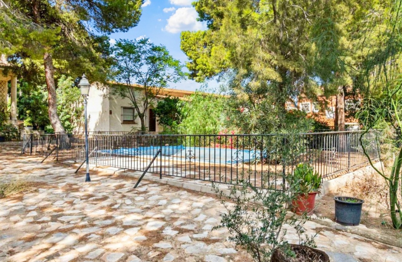 Resale - Villa - Torrevieja - Los Balcones - Los Altos del Edén