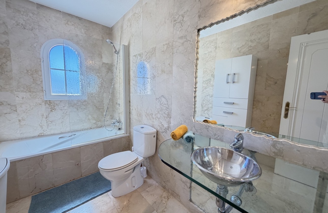 Resale - Villa - Las Ramblas Golf