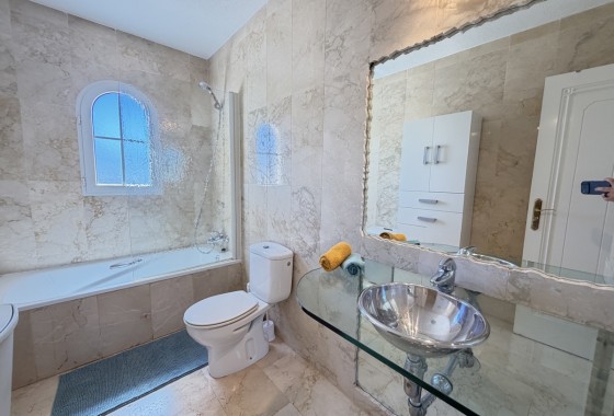 Resale - Villa - Las Ramblas Golf