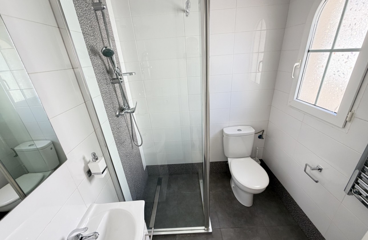 Resale - Villa - Las Ramblas Golf