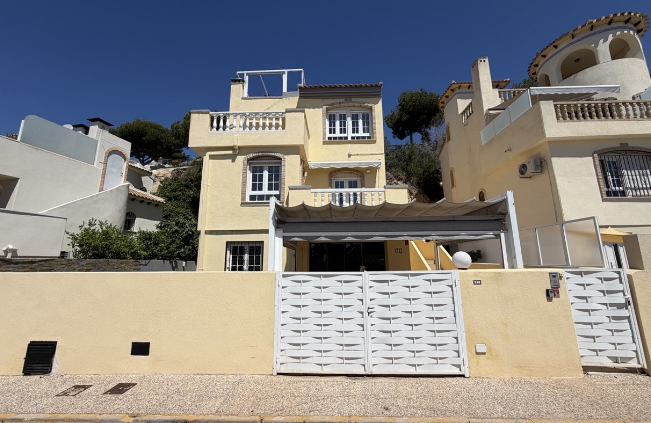 Resale - Villa - Las Ramblas Golf