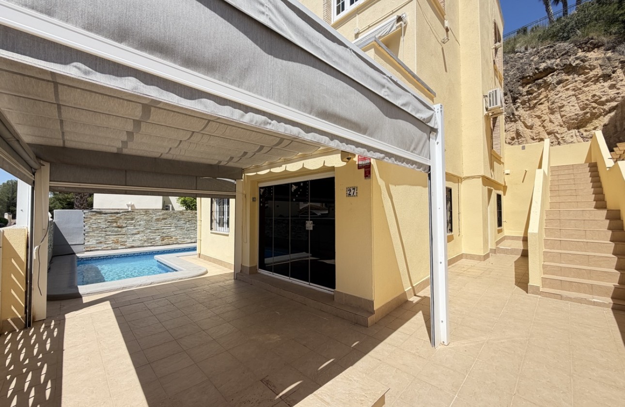 Resale - Villa - Las Ramblas Golf