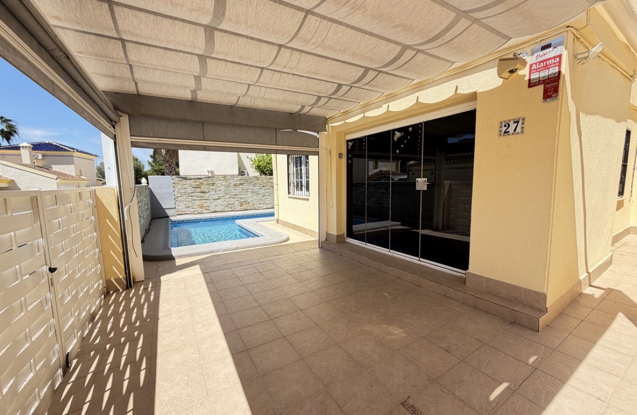 Resale - Villa - Las Ramblas Golf