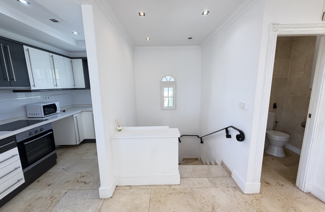 Resale - Villa - Las Ramblas Golf