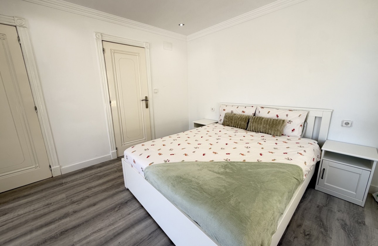 Resale - Villa - Las Ramblas Golf