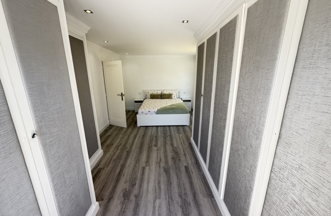 Resale - Villa - Las Ramblas Golf