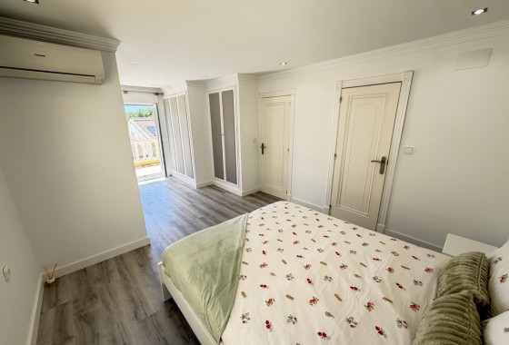 Resale - Villa - Las Ramblas Golf