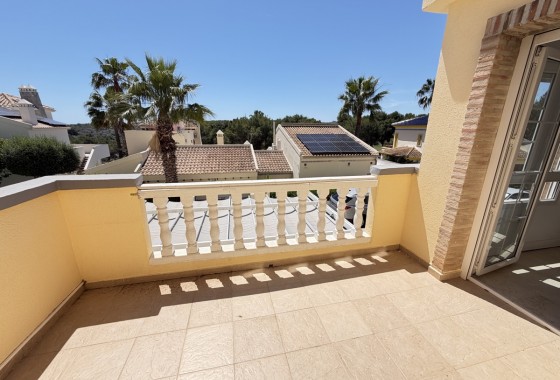 Resale - Villa - Las Ramblas Golf