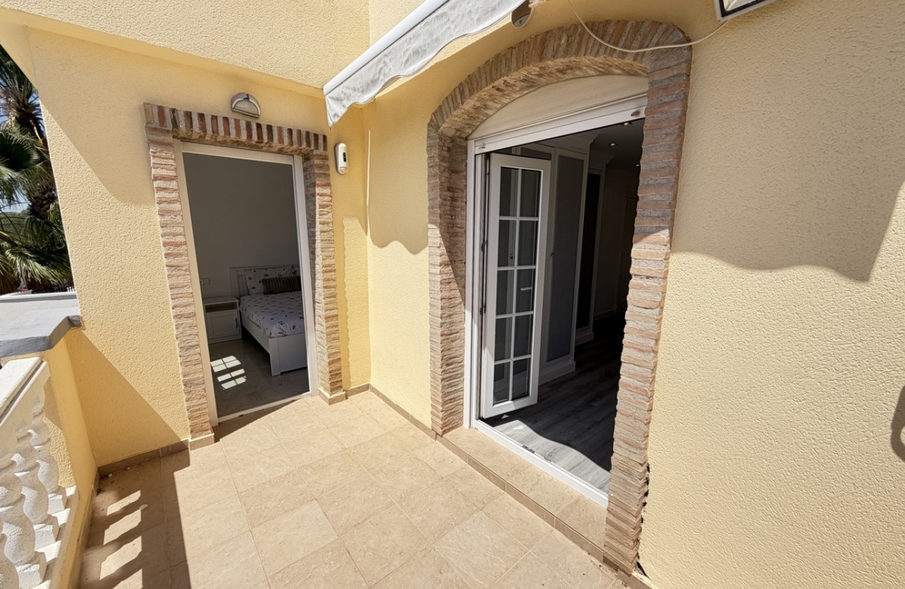 Resale - Villa - Las Ramblas Golf