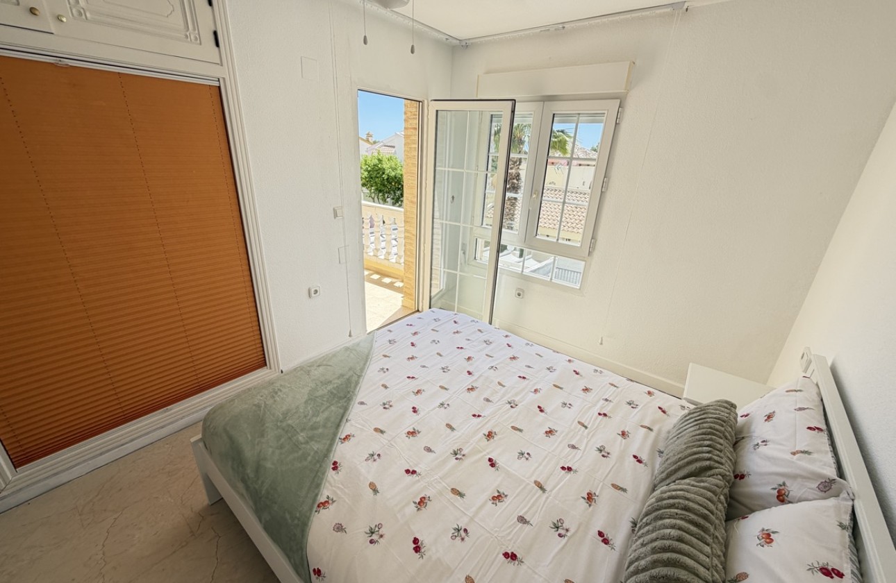Resale - Villa - Las Ramblas Golf