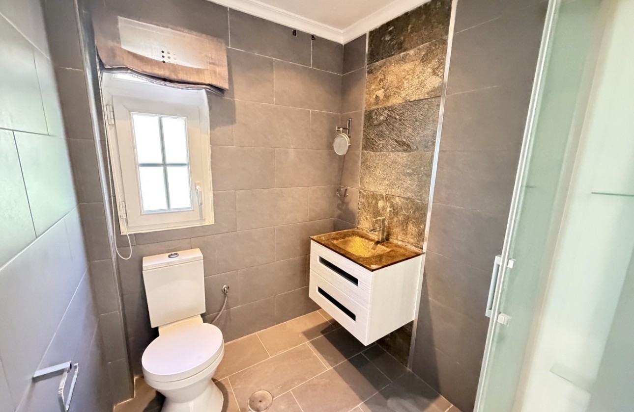 Resale - Villa - Las Ramblas Golf