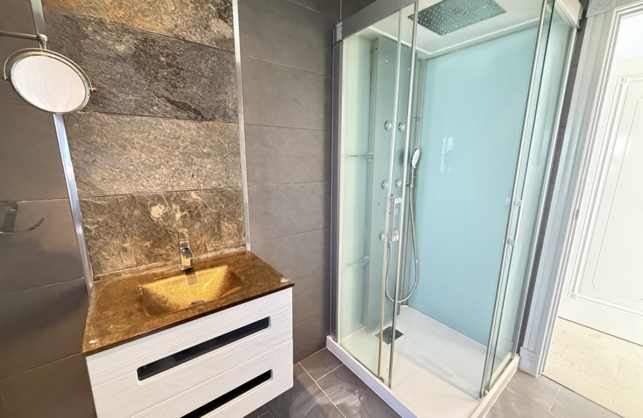 Resale - Villa - Las Ramblas Golf