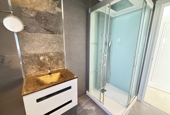 Resale - Villa - Las Ramblas Golf