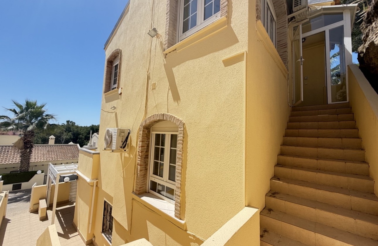 Resale - Villa - Las Ramblas Golf