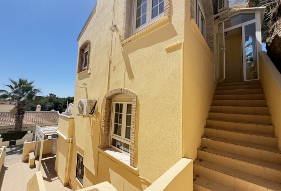 Resale - Villa - Las Ramblas Golf