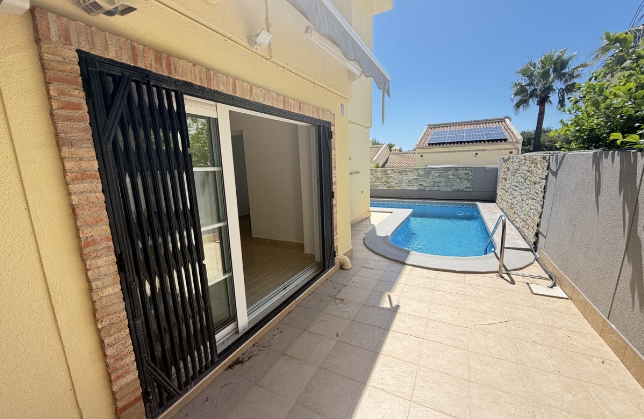 Resale - Villa - Las Ramblas Golf