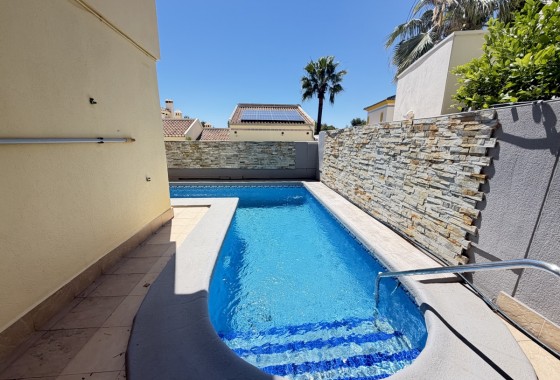 Resale - Villa - Las Ramblas Golf