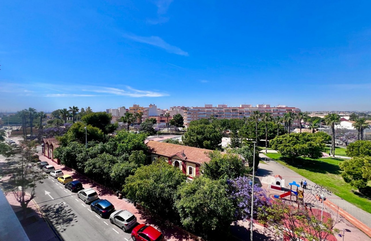 Resale - Apartment / flat - Torrevieja - Acequion