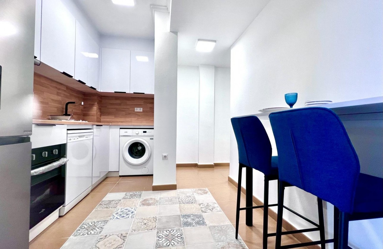 Resale - Apartment / flat - Torrevieja - Acequion
