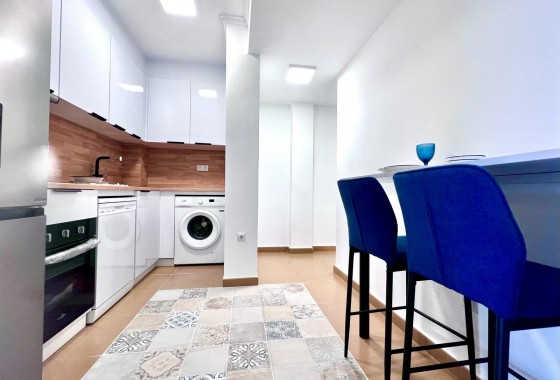 Resale - Apartment / flat - Torrevieja - Acequion