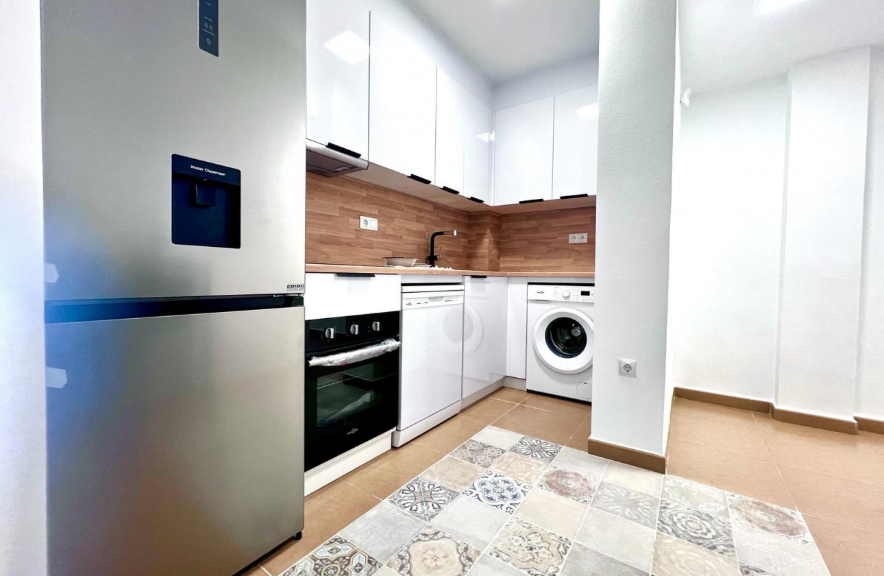Resale - Apartment / flat - Torrevieja - Acequion