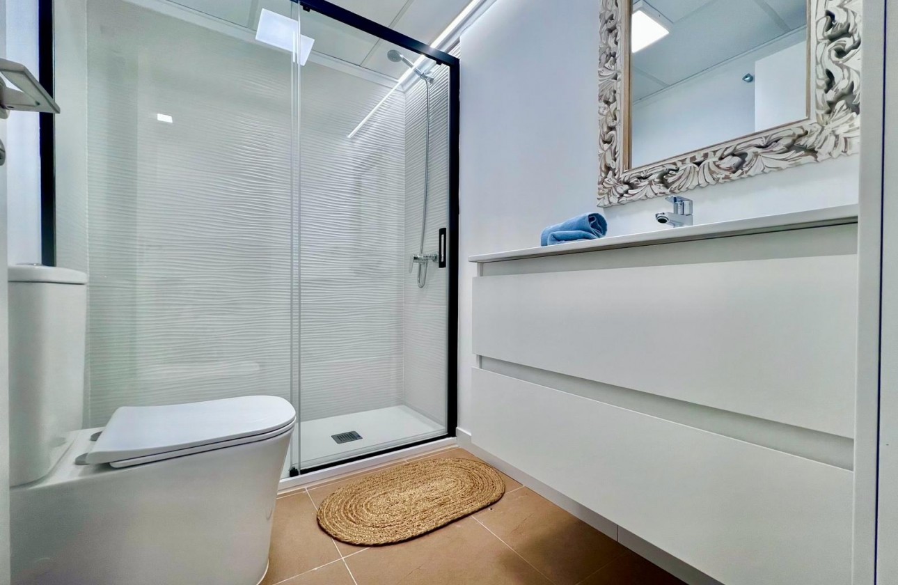 Resale - Apartment / flat - Torrevieja - Acequion
