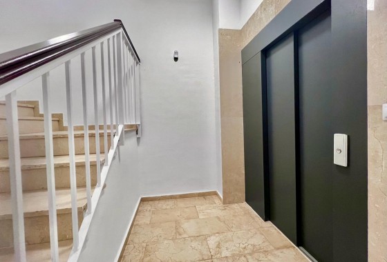 Resale - Apartment / flat - Torrevieja - Acequion