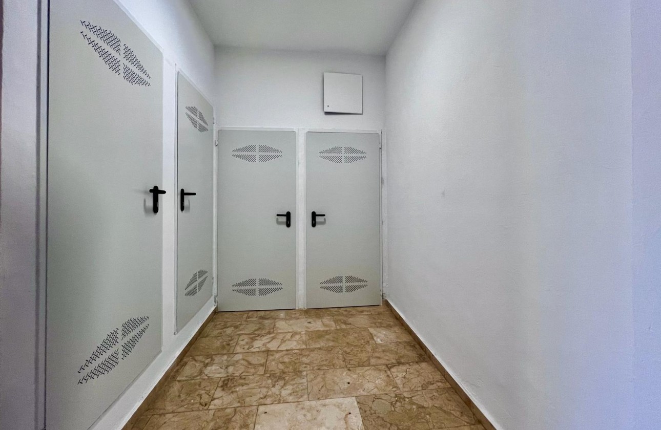 Resale - Apartment / flat - Torrevieja - Acequion