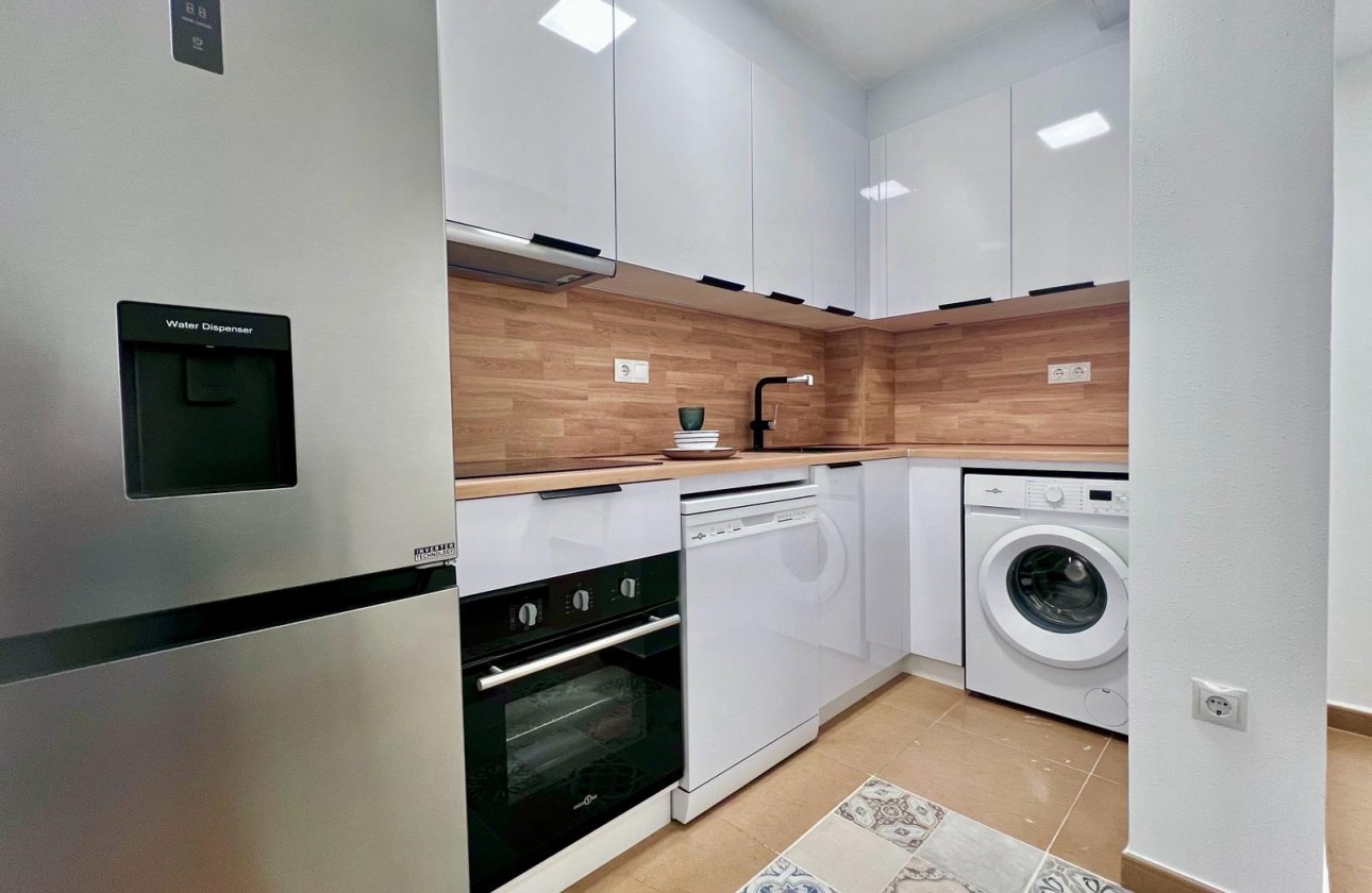 Resale - Apartment / flat - Torrevieja - Acequion