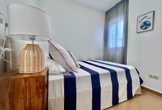Resale - Apartment / flat - Torrevieja - Acequion