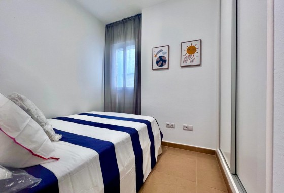 Resale - Apartment / flat - Torrevieja - Acequion
