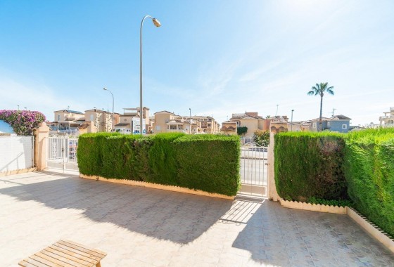 Resale - Villa - Orihuela Costa - Punta Prima