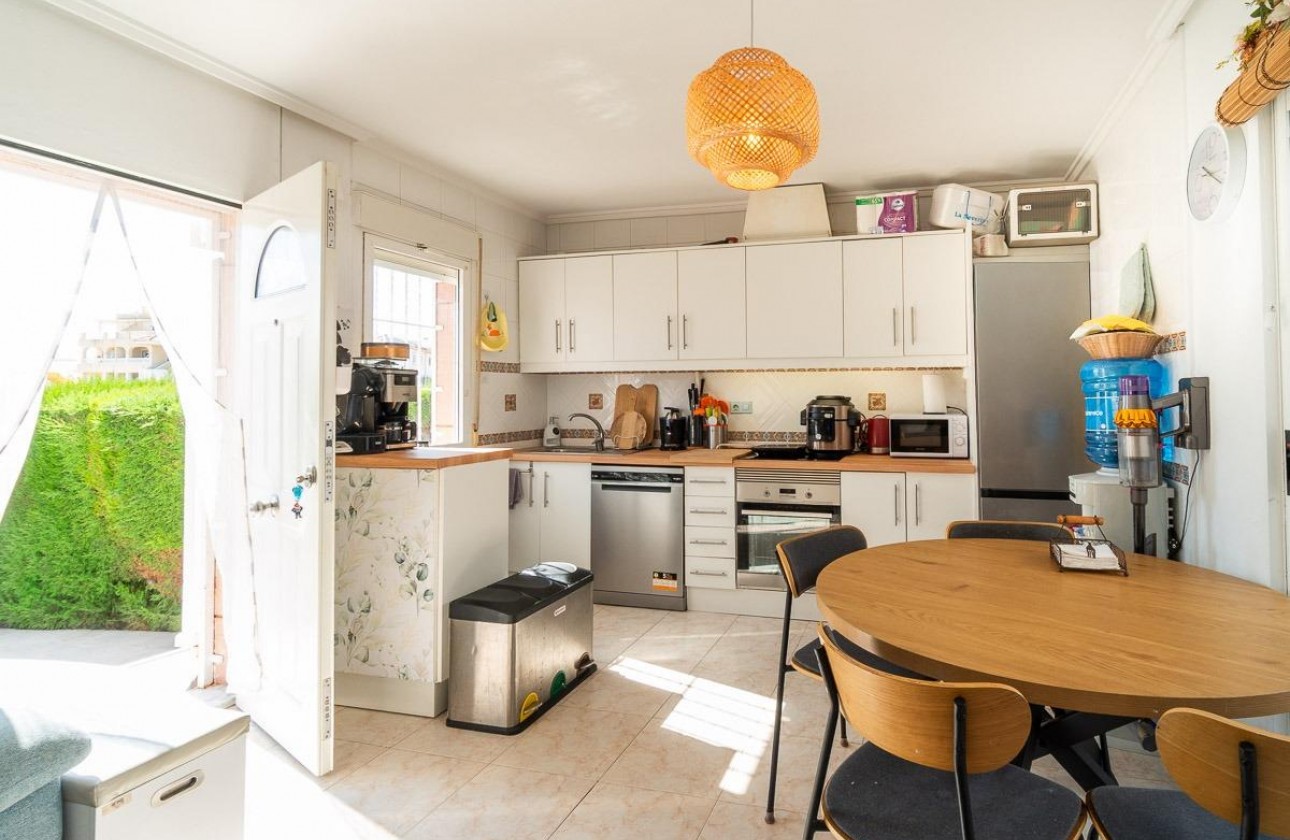Resale - Villa - Orihuela Costa - Punta Prima