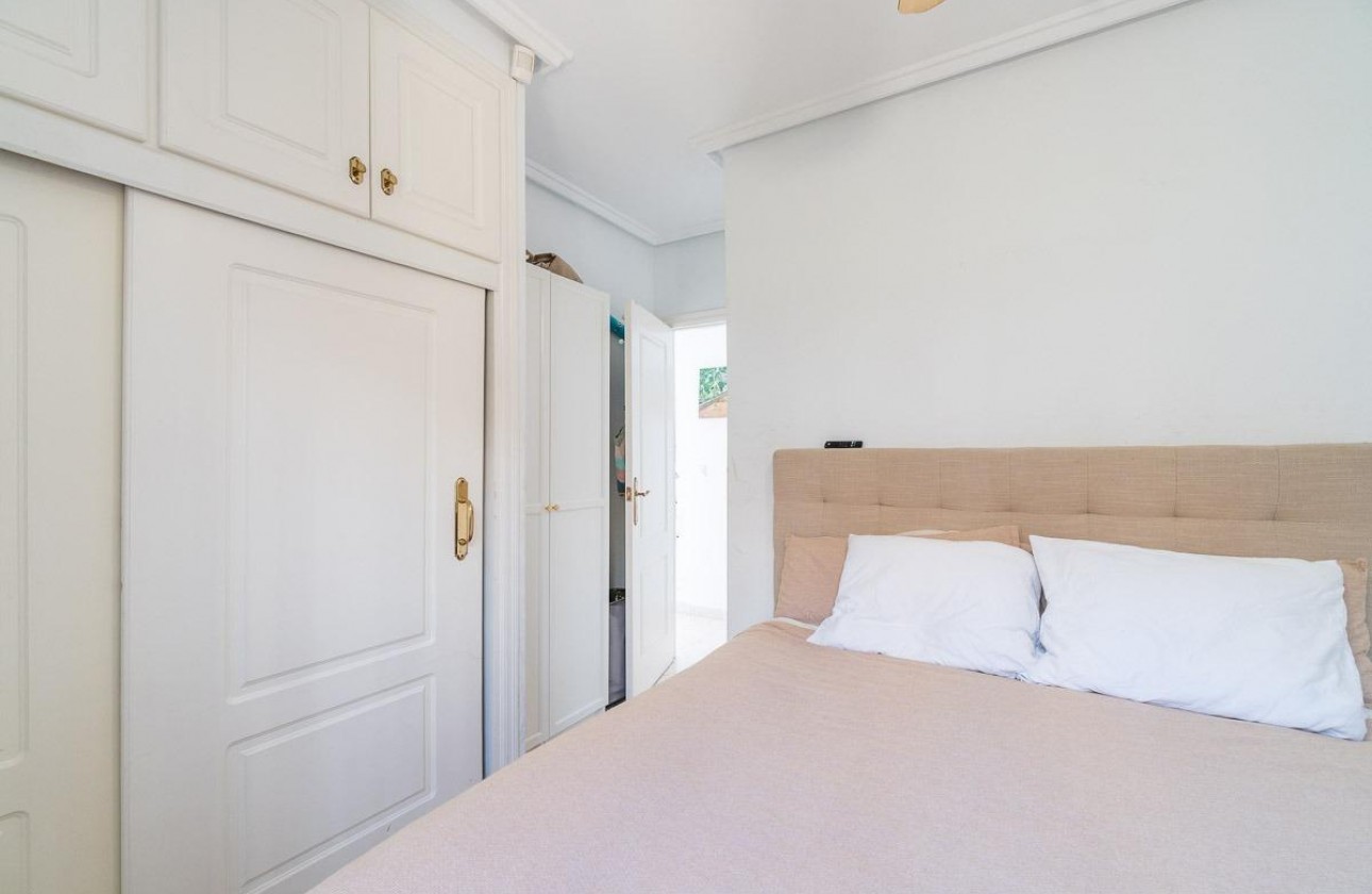 Resale - Villa - Orihuela Costa - Punta Prima
