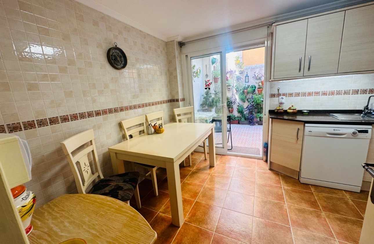 Resale - Villa - Jacarilla